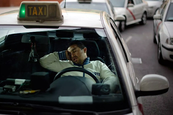 افزایش رانندگان خواب آلود در تاکسی های اینترنتی!